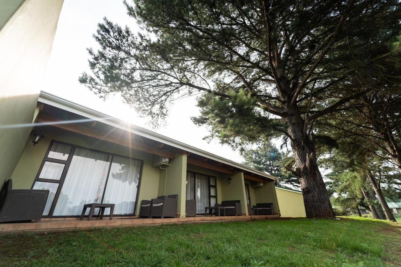 Gooderson Monks Cowl Golf Resort Champagne Valley Exterior photo