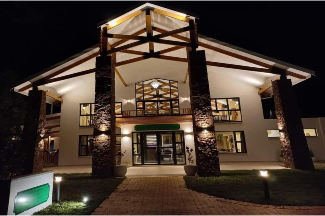 Gooderson Monks Cowl Golf Resort Champagne Valley Exterior photo