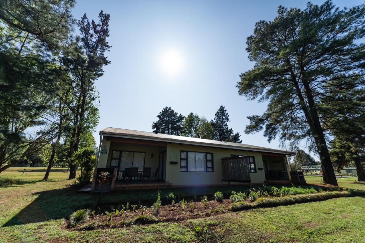 Gooderson Monks Cowl Golf Resort Champagne Valley Exterior photo