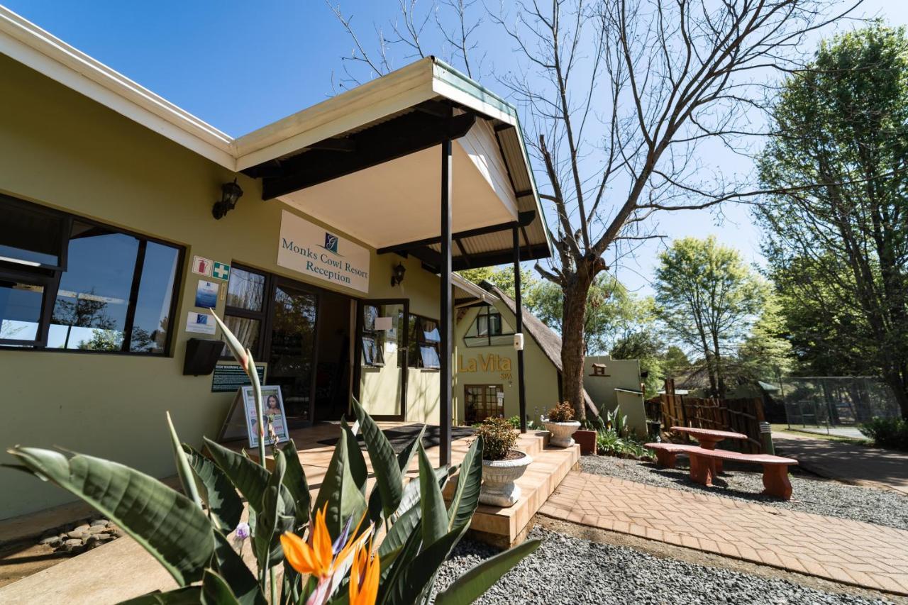 Gooderson Monks Cowl Golf Resort Champagne Valley Exterior photo