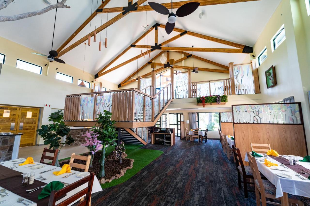 Gooderson Monks Cowl Golf Resort Champagne Valley Exterior photo