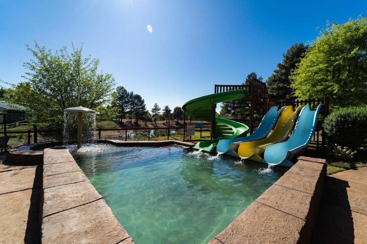 Gooderson Monks Cowl Golf Resort Champagne Valley Exterior photo