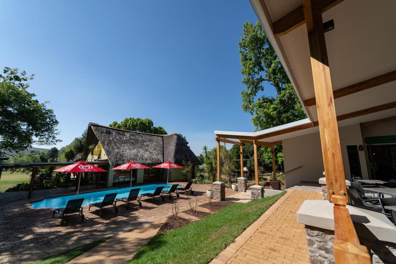 Gooderson Monks Cowl Golf Resort Champagne Valley Exterior photo