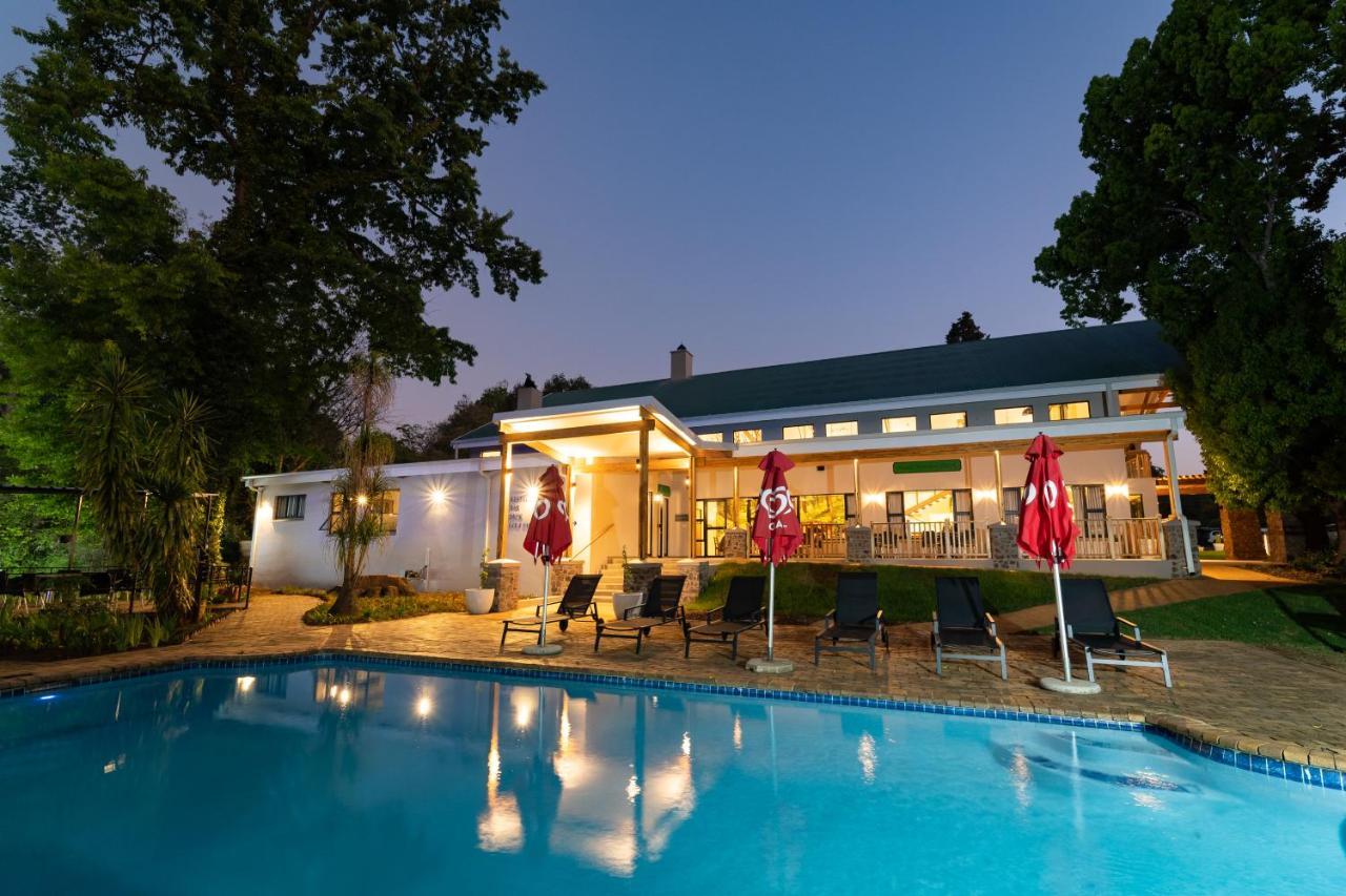 Gooderson Monks Cowl Golf Resort Champagne Valley Exterior photo