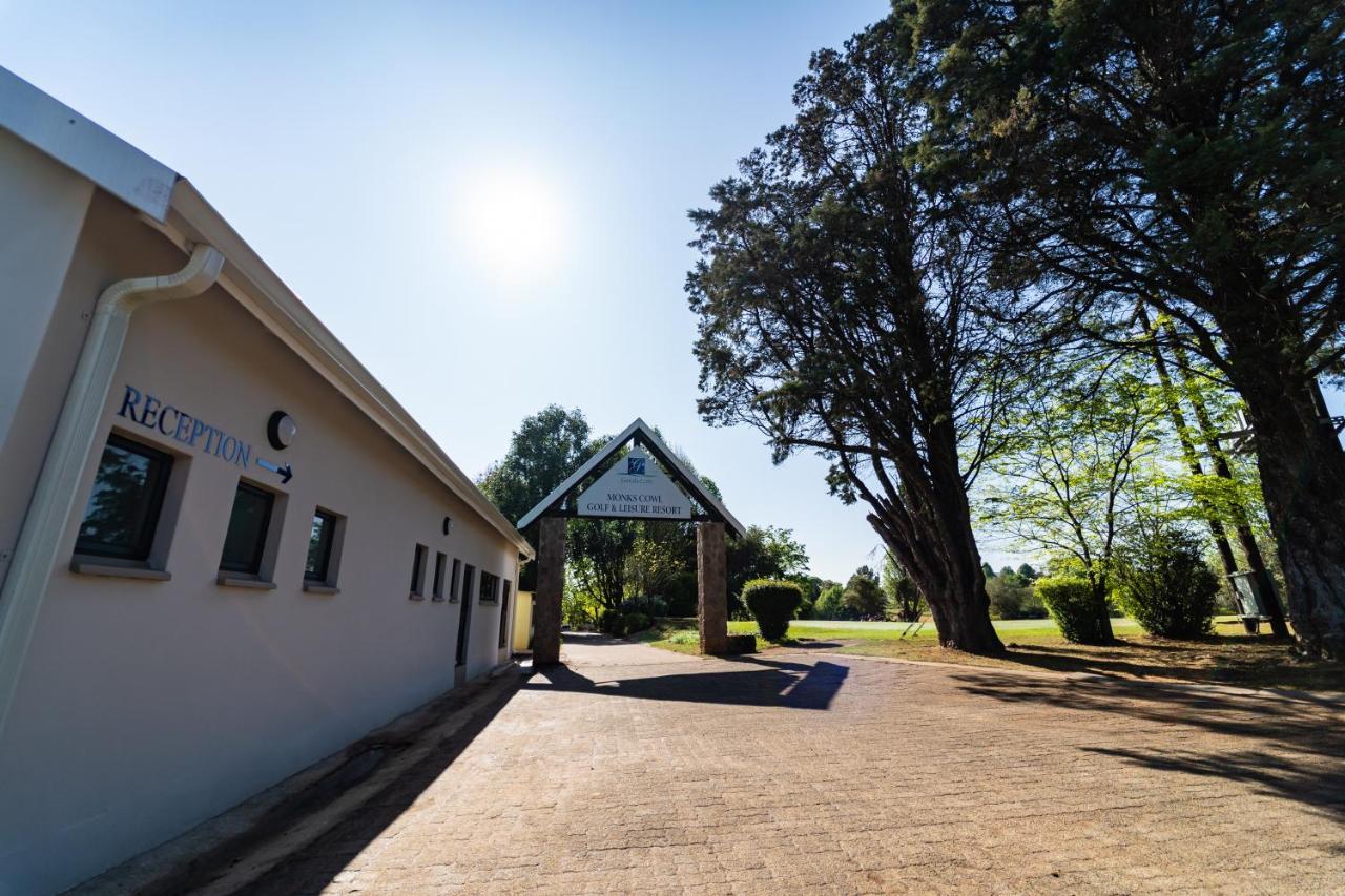 Gooderson Monks Cowl Golf Resort Champagne Valley Exterior photo