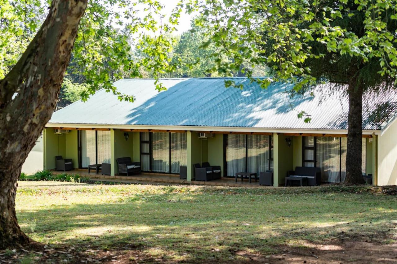 Gooderson Monks Cowl Golf Resort Champagne Valley Exterior photo